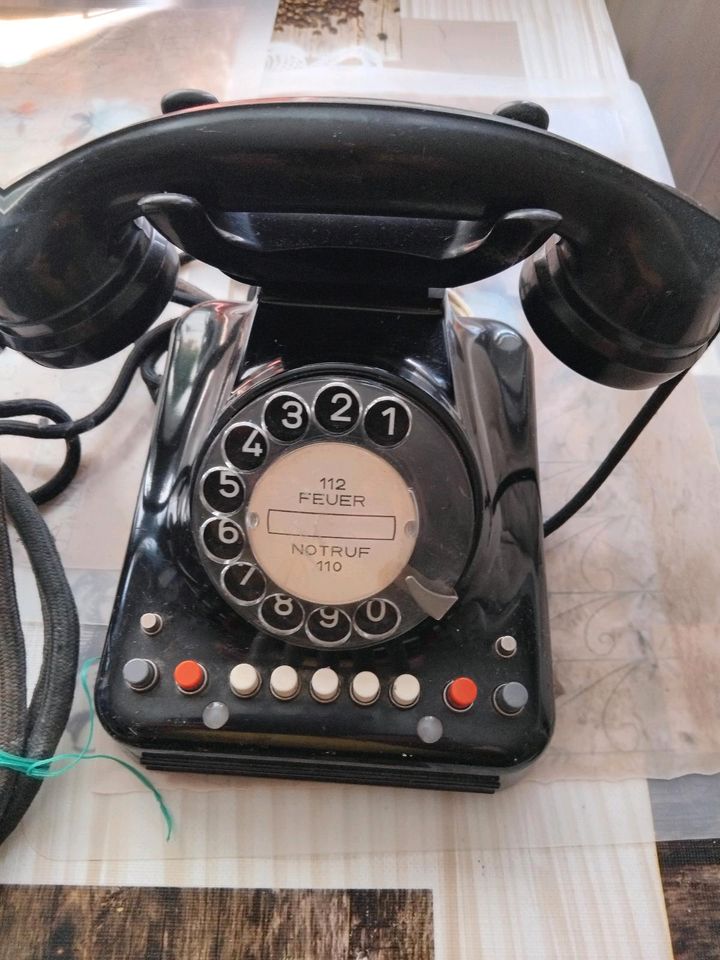 Zwei Telefone für Sammler in Dresden