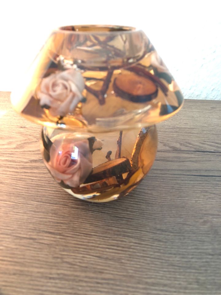 Teelicht Halter mit eingelassen Rosen ❤️aus Glas, top Zustand in Norderstedt