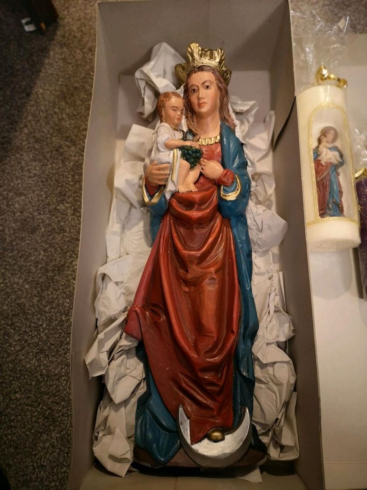 Heilige Maria Figur aus Wachs + 3 weitere Kerzen - Weihnachten in Kerpen