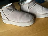 UGG Boots Größe 40 Damen Creme Beige Winterstiefel Thüringen - Treffurt Vorschau