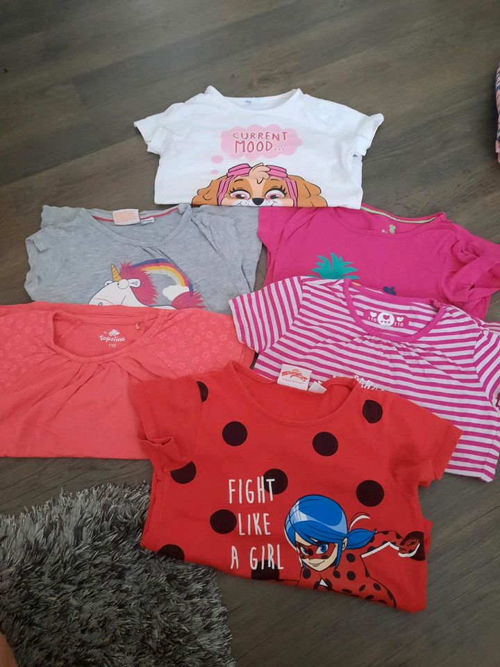 Kleidung Kinder Mädchen Paket 98 bis 122 in Leipzig