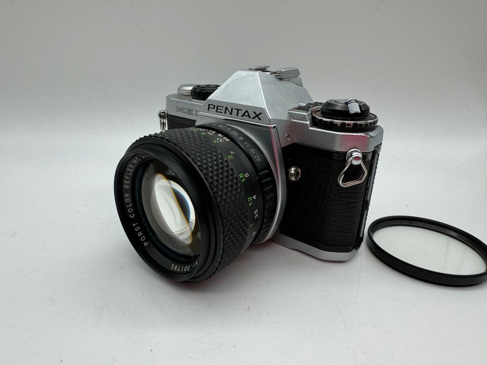 Kamera PENTAX ME F mit Objektiv 55 mm 1:1.2 in Todtenweis