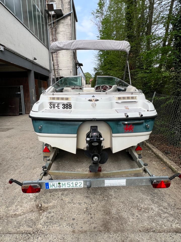 Sportboot V8 5,7 Liter Bowrider Chaperral 1930 SS in Eibelstadt