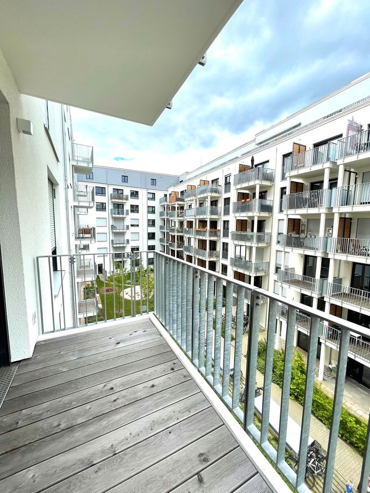 Möbilierte Wohnung mit Balkon und Stellplatz! in Berlin