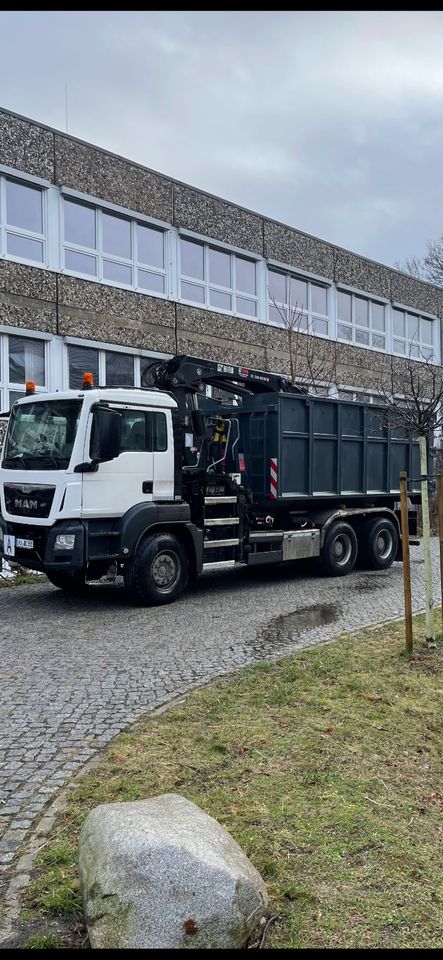 Containerdienst, Entsorgung, Schüttgut, Bauschutt, Boden, Grün in Schildow