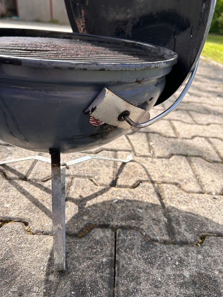 WEBER Tischkugelgrill in Kaisheim