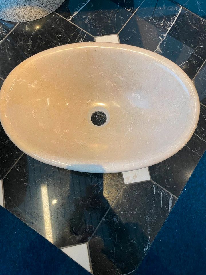 Badezimmer Waschbecken Aufsatzwaschbecken Marmor Travertin  oval in Duisburg