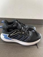 Adidas Tennisschuhe Damen schwarz lila 36 36,5 Nordrhein-Westfalen - Wachtberg Vorschau