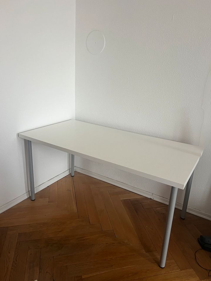 IKEA Tisch (Lagkapten + Adils Tischbeine) in Leipzig