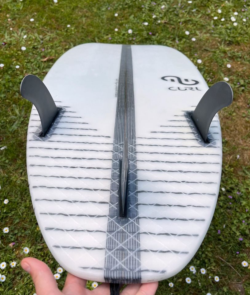 Surfboard Kite Eleveight Curl 5'7 mit Finnen und Pads gebraucht in Möser