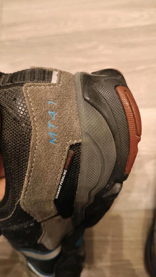 Schuhe Shimano MT41 Größe 44 Radsport Cleat Klickpedale in Grünhainichen
