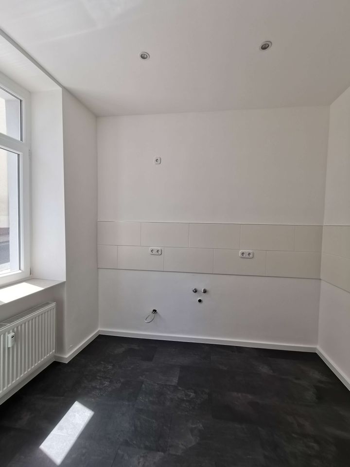++ Renovierte 3 Zimmer Wohnung in Meerane