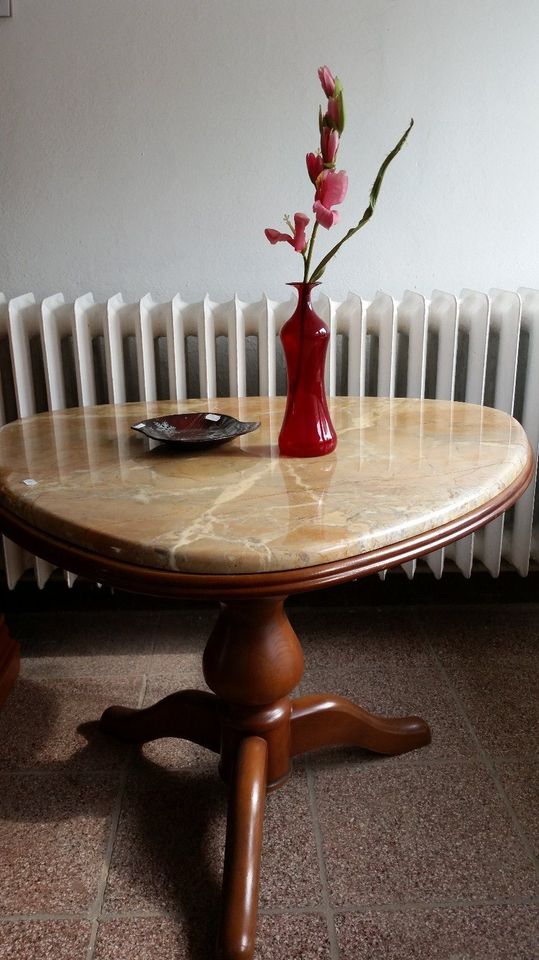 Seltener Couchtisch, Beistell-Tisch mit Marmorplatte in Königswartha