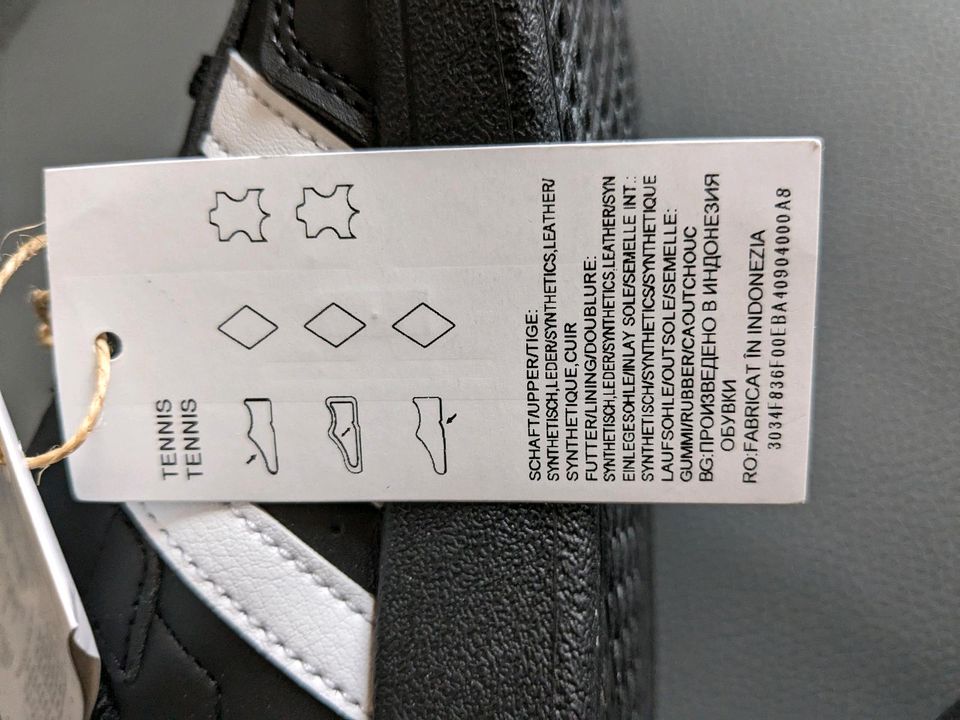 Adidas Jungs Sneaker Größe 28 in Wettin-Löbejün