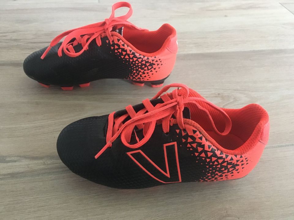 Fußballschuhe Victory Gr. 29 sehr guter Zustand in Eisenberg