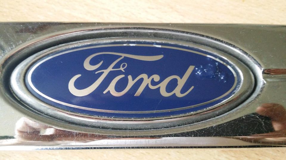 Heckklappenleiste Ford Focus Ghia MK1 in Hamburg