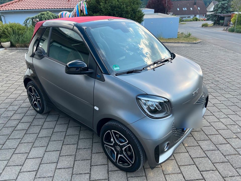 Smart ForTwo cabrio 60kW EQ Voll Exclusiv LED passion in Riedlingen