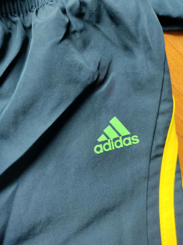 Trainingsanzug Anzug Adidas Größe 68 cm in Höchberg