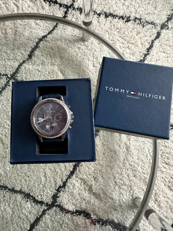 Tommy Hilfiger Damenuhr Silber wie neu in Saarbrücken-Mitte - St Johann |  eBay Kleinanzeigen ist jetzt Kleinanzeigen