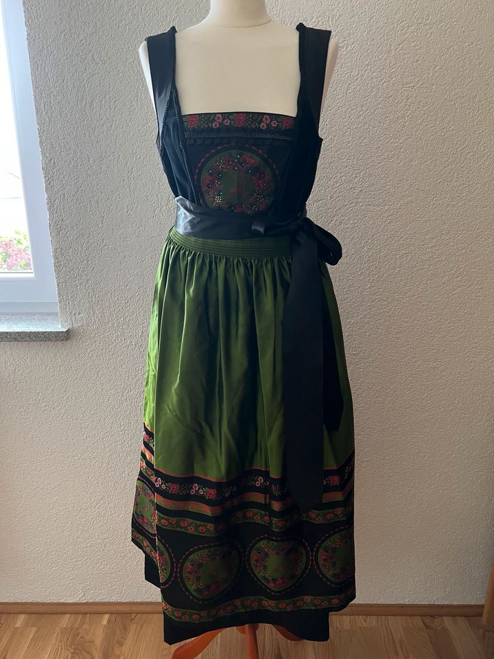 Dirndl 38 40 schwarz grün Schürze lang Maxi Country Line in Simbach