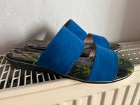 Top! Sandalen / Pantoletten 39 royalblau Bayern - Neureichenau Vorschau