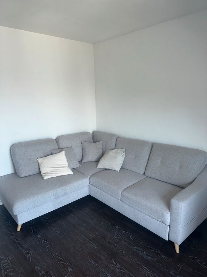 *SONDERPREIS* Ausklappbares Sofa in Grau in Köln