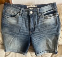 Kurze Jeans Shorts Gr. 36 „H&M“ Nordrhein-Westfalen - Paderborn Vorschau