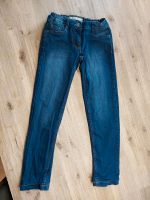 ☆ neuwertige ☆ leicht gefütterte Jeanshose ☆ Gr. 140 ☆ TOP  Nordrhein-Westfalen - Enger Vorschau