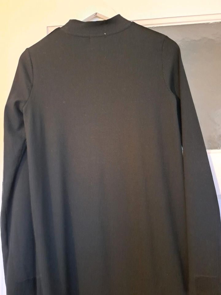 NA-KD Kleid schwarz eng mit Schlitz M in Kiel