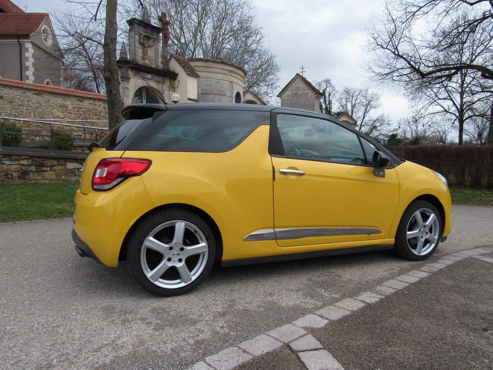 Citroën DS3 SportChic*Leder*Navi*Temp*PDC in Hechingen