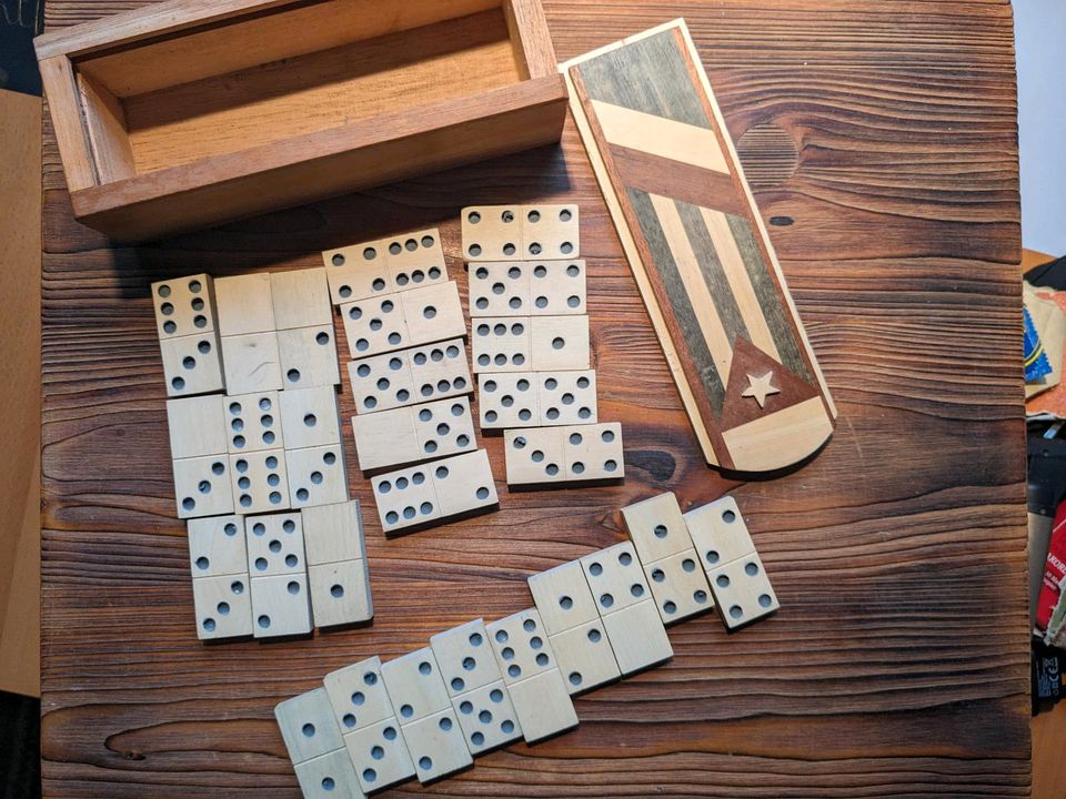 Domino Set aus Kuba Holz in Witten