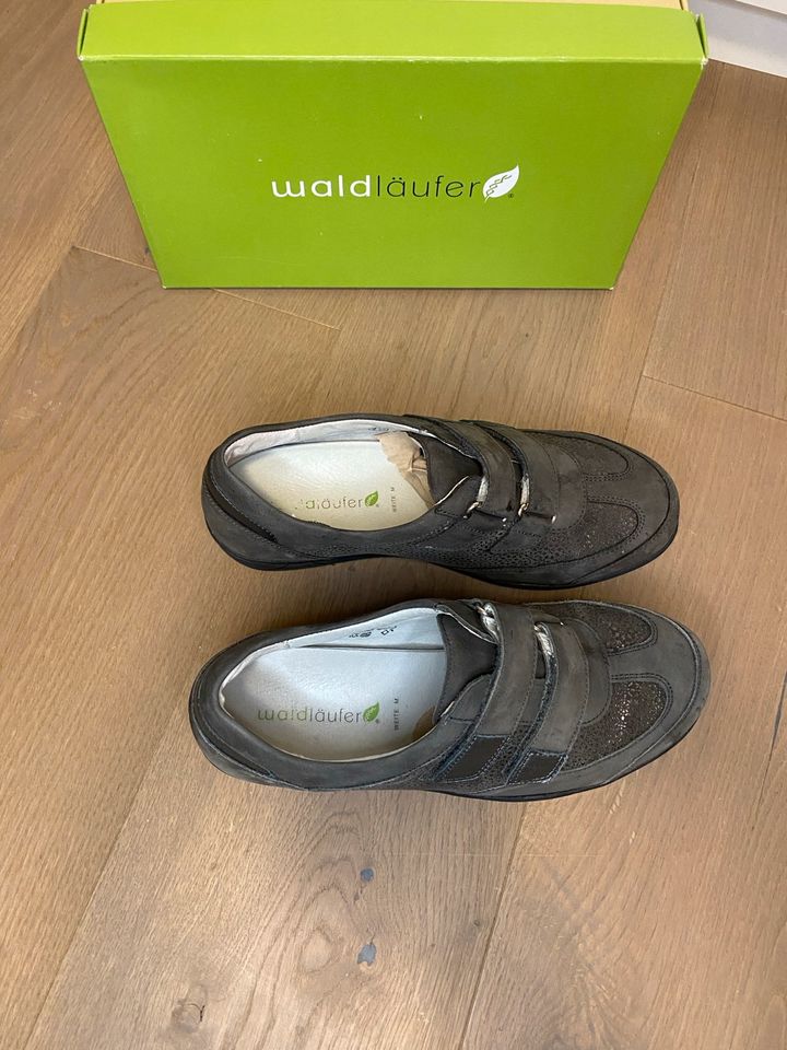 Waldläufer Klettschuh Damenschuh Nubukleder grau Gr. 37 top in Wölfersheim