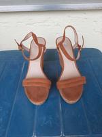 Sandalen mit Keilabsatz Kork Gr 37 München - Moosach Vorschau