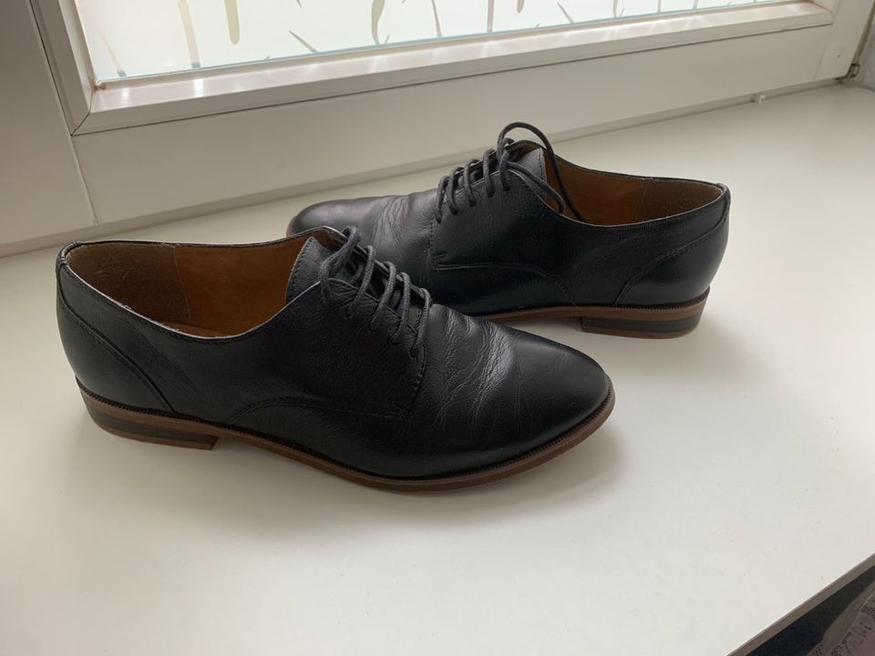 Damen Lederschuhe schwarz 38 wie neu in Würzburg