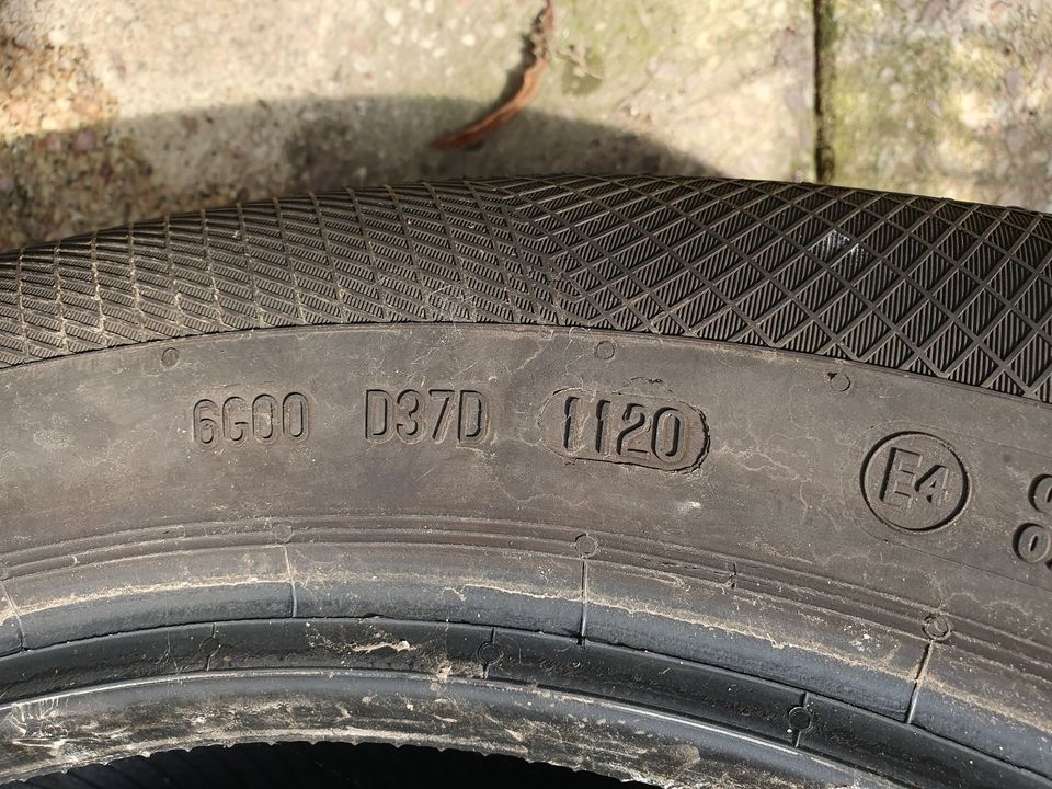 1 Wnterreifen Continental 225 / 55 R 17 V XL in Odenthal