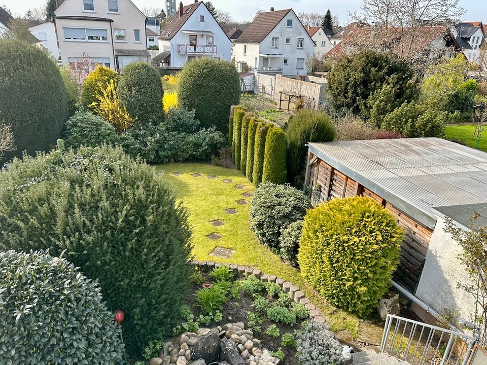 Charmantes Ein- bis Zweifamilienhaus mit großzügigem Garten in zentraler Lage in Obertshausen