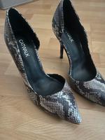 2 x Nagelneue HighHeels Größe 38 Rheinland-Pfalz - Igel Vorschau