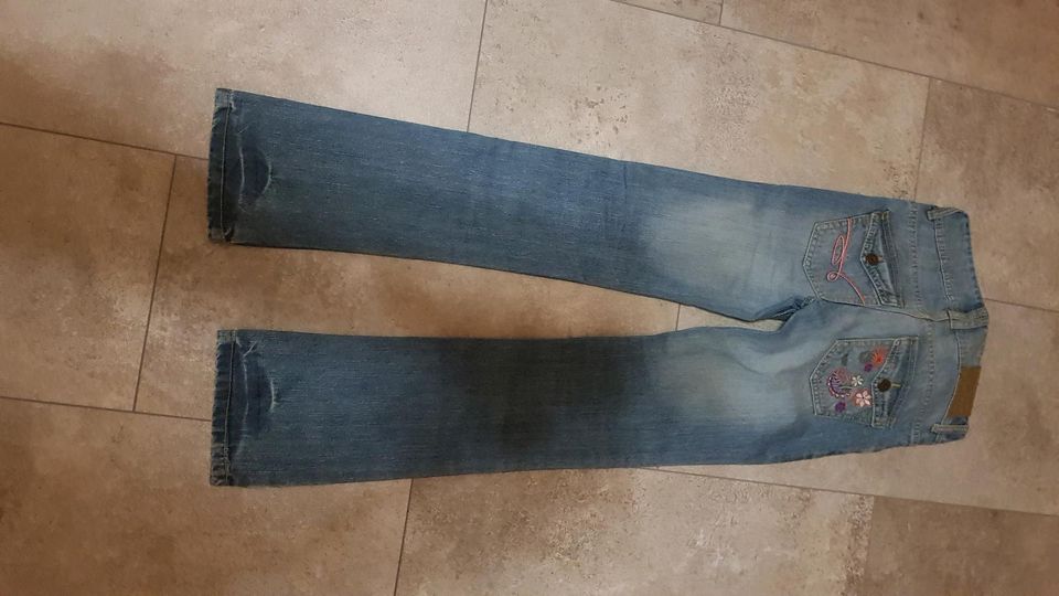 Gr 152 Mädchenjeans Yigga mit Blumen in Markranstädt