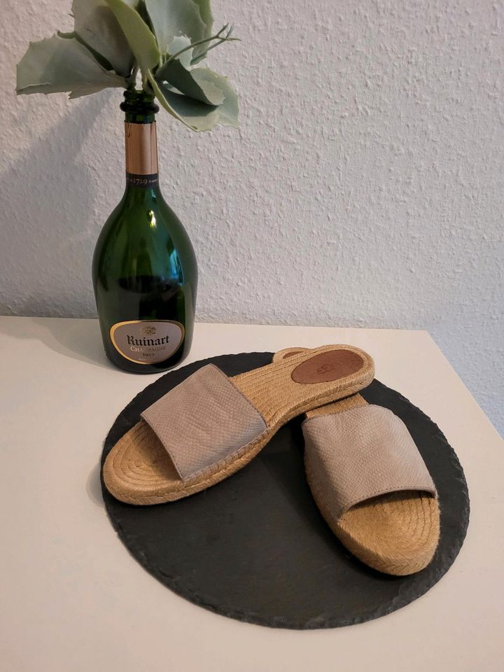 UGG Pantolette, 39, Sandale, Espadrilles, Beige Leder, Neuwertig in Trier