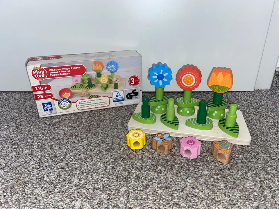 Playtive Holzspielzeug Steckspiel Puzzle Blumen Motorik in Marl