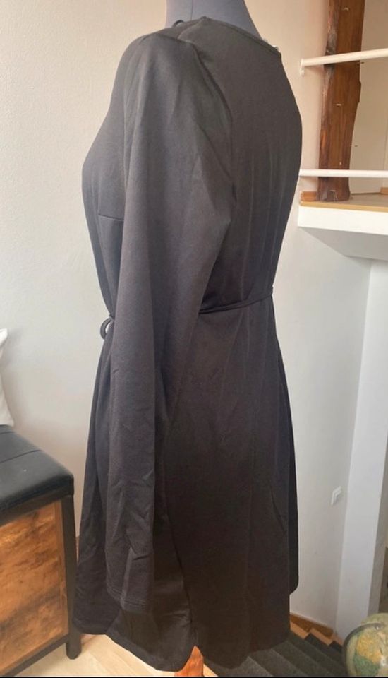 Schwangerschaftskleid / Umstandskleid schwarz 38 H&M in Wermelskirchen