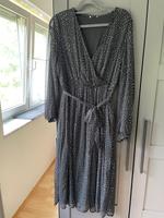 Kleid mit Punkten Gr. 42 - ungetragen! Bayern - Aiterhofen Vorschau