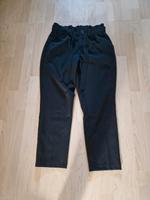 Schwarze Stoffhose in Gr. 38 Wiesbaden - Nordenstadt Vorschau
