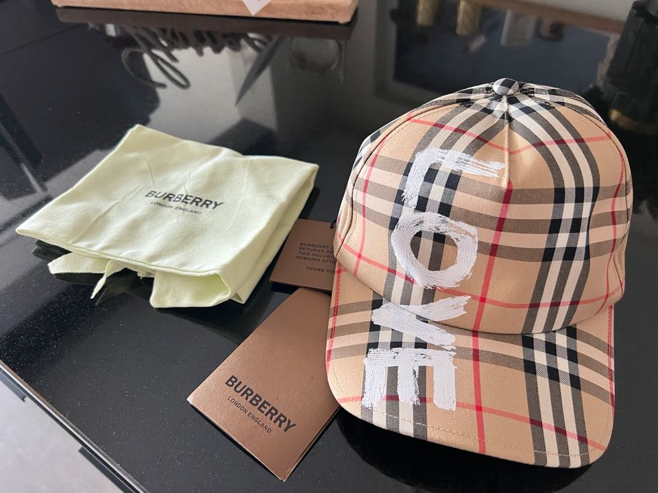 Burberry Love Basecap  Vintage M !NEU! Original!! in Möser