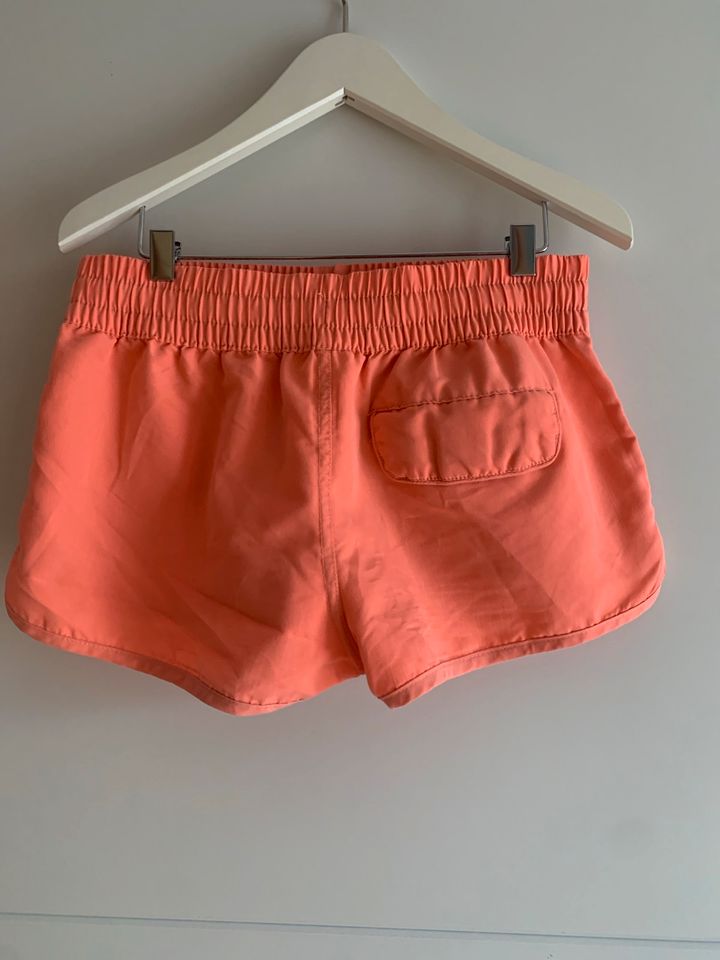 Kurze Hose Shorts Gr. 140 Mädchen in Obernzell