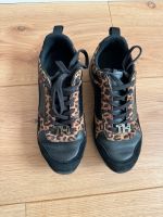 Tommy Hilfiger Sneaker Plateau Leo schwarz Leopard Größe 39 Nordrhein-Westfalen - Brilon Vorschau