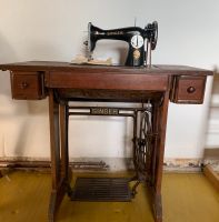 Singer Nähmaschine mit Tisch, Vintage, Shabby, Oldschool Dresden - Loschwitz Vorschau