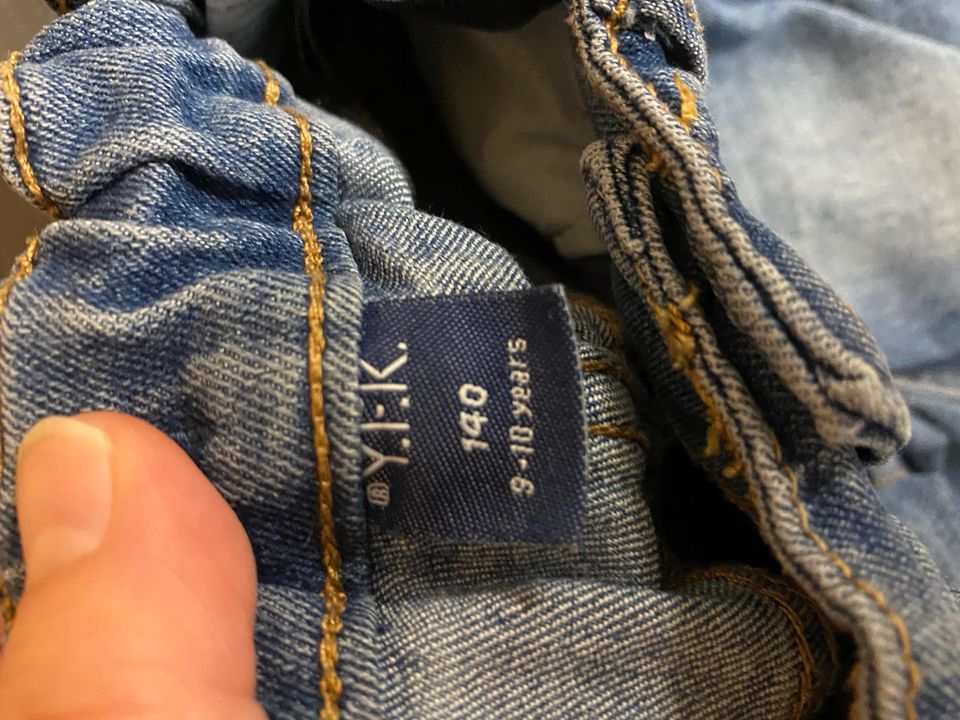 3 Jeans Hosen Größe 140 in Neckartailfingen