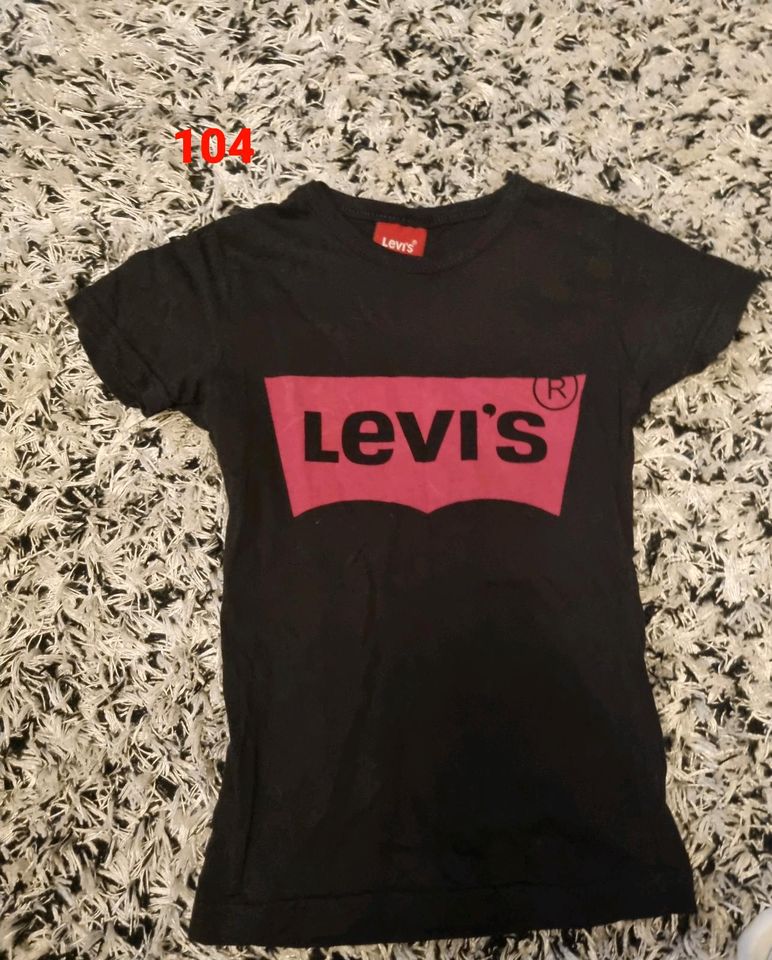 Tommy hilfiger + Levis Set Größe 104 in Östringen