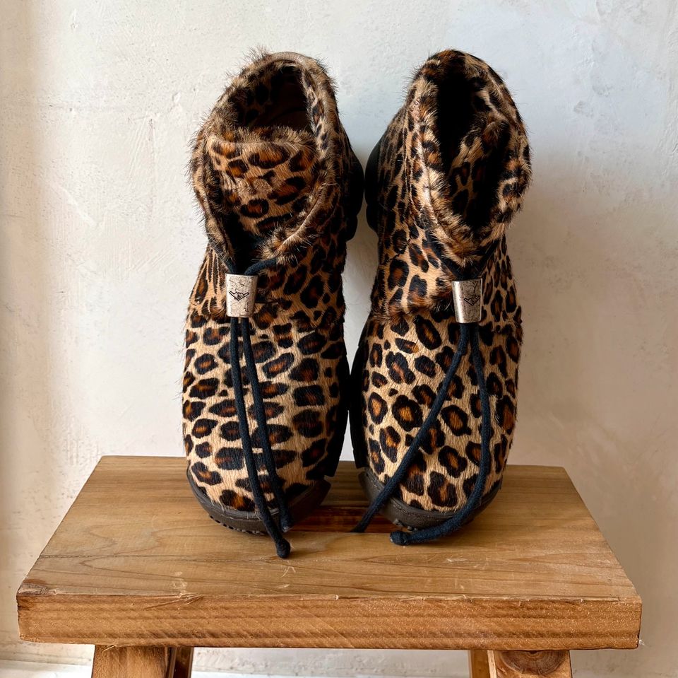 Bumper Stiefel Leoprint Low in Berlin